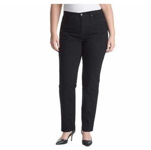 Gloria Vanderbilt Amanda Black Stretch Denim 8 Short